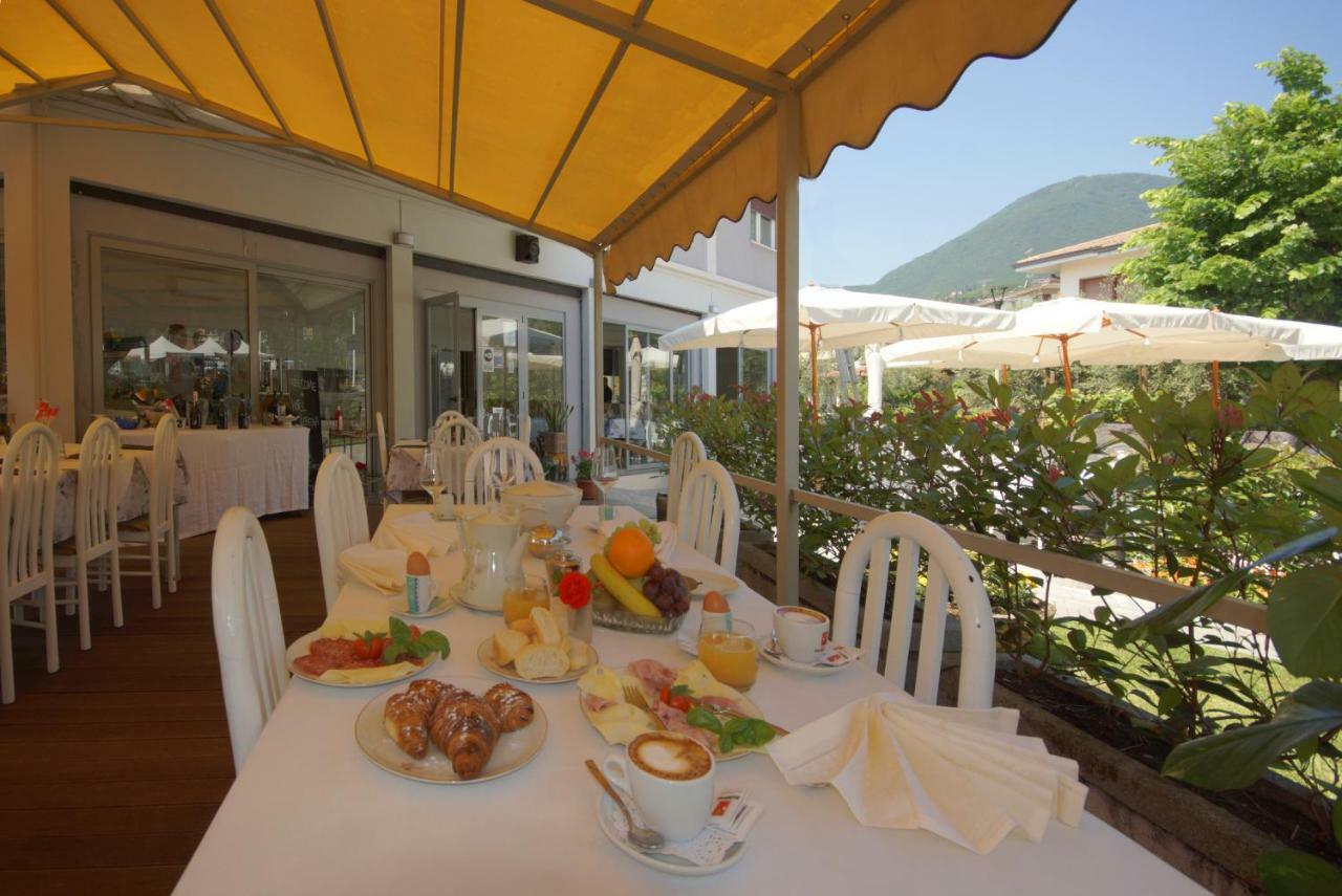 Hotel Lorena Toscolano-Maderno Exterior foto